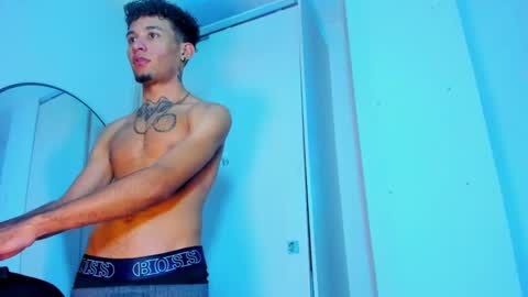 theskinny8inch_ online show from March 2025 08:41:01 AM