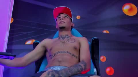 theskinny8inch_ online show from October 2025 10:43:01 PM