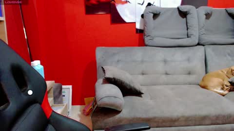 Snapshot of thesweethari chatting on January 2025 02:52:01 AM I dont do real meetings My bio online show from January 2025 02:52:01 AM