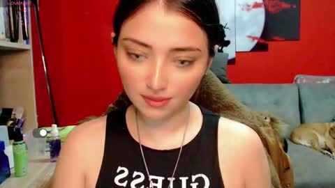 Snapshot of thesweethari chatting on March 2025 09:26:02 PM I dont do real meetings My bio online show from March 2025 09:26:02 PM