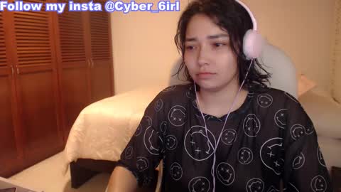 Snapshot of thetalkingbutt chatting on November 2025 01:19:02 AM Mai online show from November 2025 01:19:02 AM