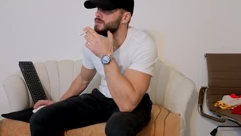 TheTopAlex online show from November 2025 04:22:01 AM