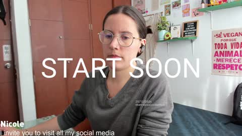 Nicole online show from December 2024 07:39:02 PM