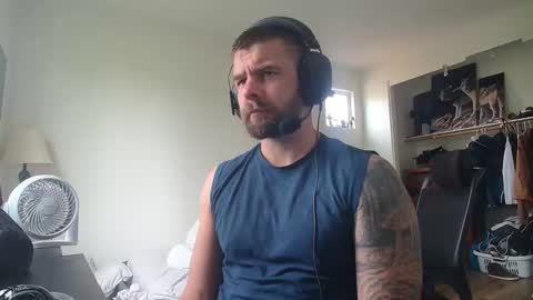 Snapshot of theufcfan_8181 chatting on April 2026 08:25:02 PM troy online show from April 2026 08:25:02 PM