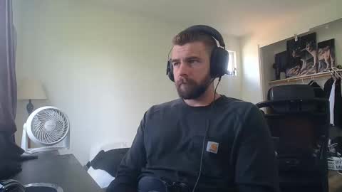 Snapshot of theufcfan_8181 chatting on April 2026 07:18:02 PM troy online show from April 2026 07:18:02 PM