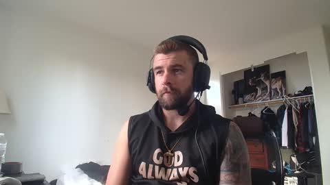 Snapshot of theufcfan_8181 chatting on April 2026 12:38:01 AM troy online show from April 2026 12:38:01 AM