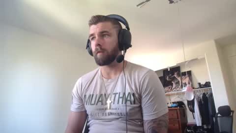 Snapshot of theufcfan_8181 chatting on April 2026 06:09:02 PM troy online show from April 2026 06:09:02 PM