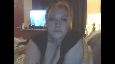 Snapshot of theunbound07 chatting on October 2025 01:32:01 PM theunbound07 online show from October 2025 01:32:01 PM
