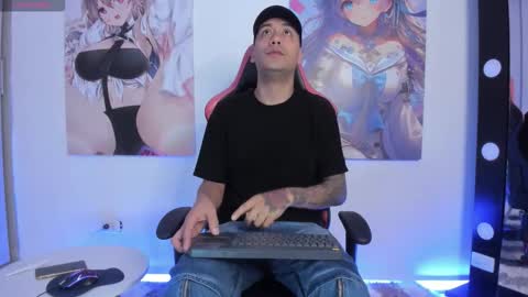 Snapshot of thiago_collins16 chatting on November 2025 12:05:02 PM Thiago online show from November 2025 12:05:02 PM