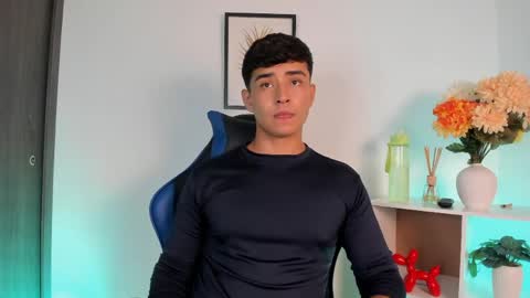 Thiago  online show from May 2026 12:04:01 AM