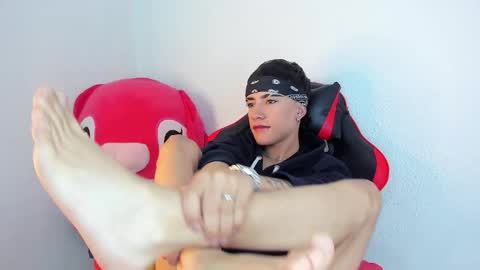 Snapshot of thiago_dv chatting on November 2025 01:10:02 PM Thiago online show from November 2025 01:10:02 PM