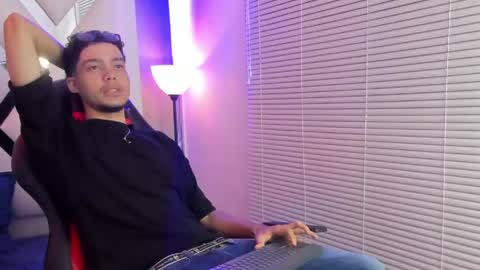 Snapshot of thiago_preston chatting on May 2026 08:25:01 PM Thiago online show from May 2026 08:25:01 PM