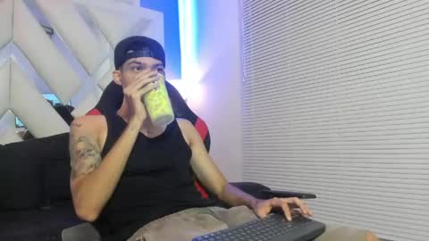 Snapshot of thiago_preston chatting on May 2026 07:31:02 PM Thiago online show from May 2026 07:31:02 PM