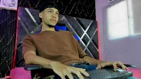 Snapshot of thiago_preston chatting on May 2026 07:53:02 PM Thiago online show from May 2026 07:53:02 PM