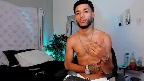 ThiagoFerreti online show from April 2026 03:30:02 AM