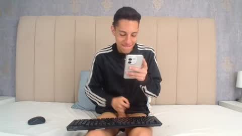 Snapshot of thiagos19 chatting on July 2026 01:29:02 PM Thiago online show from July 2026 01:29:02 PM