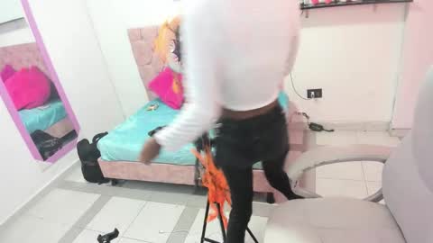 thianahorny online show from November 2025 12:40:02 PM