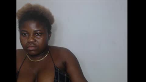 Snapshot of thickebonny7 chatting on February 2026 02:53:01 AM thickebonny7 online show from February 2026 02:53:01 AM