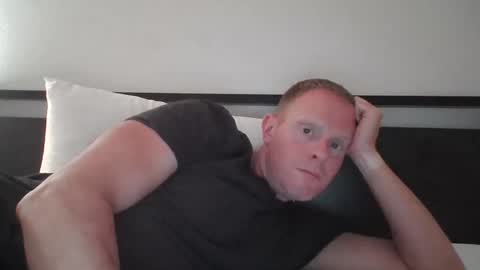 Snapshot of thickkredd8 chatting on March 2026 02:06:01 AM thickkredd8 online show from March 2026 02:06:01 AM