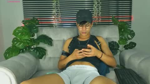 Thiago Saenzz online show from April 2026 06:08:02 PM