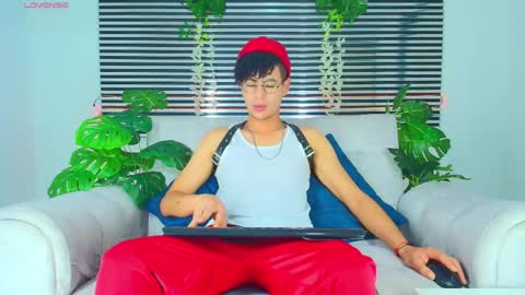 Thiago Saenzz online show from April 2026 02:45:02 AM