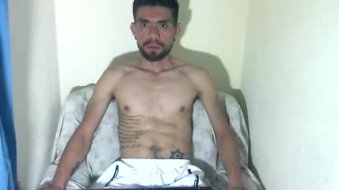 Snapshot of thomas2wood chatting on July 2026 12:17:01 AM Thomas2Wood online show from July 2026 12:17:01 AM