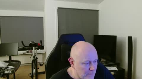 thomas315627 online show from April 2026 09:45:02 PM