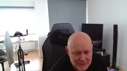 Snapshot of thomas315627 chatting on May 2026 12:01:01 PM thomas315627 online show from May 2026 12:01:01 PM
