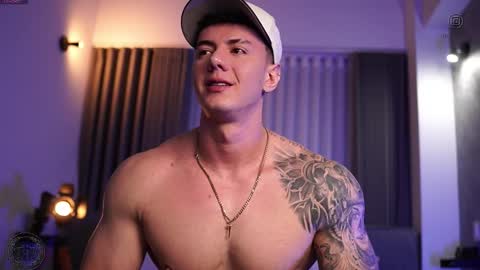 Thomas Falcon online show from September 2025 02:04:02 AM