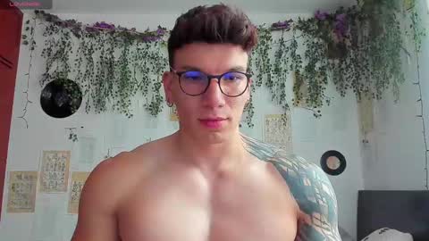 Thomas Grey online show from February 2025 10:04:02 PM