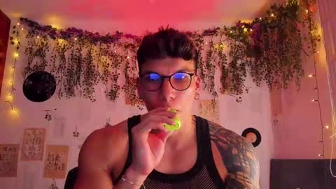 Thomas Grey online show from February 2025 01:34:01 AM