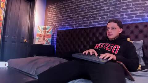 ---Thomas--- online show from January 2025 07:28:01 AM