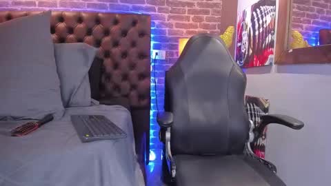 ---Thomas--- online show from February 2025 08:07:01 AM