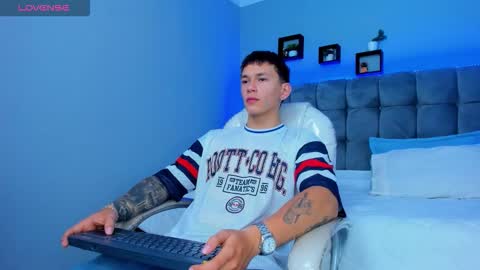 Thomas online show from December 2025 12:54:01 PM