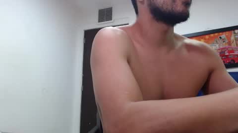 Snapshot of thomas_neuman chatting on January 2025 08:15:02 PM Thomas online show from January 2025 08:15:02 PM