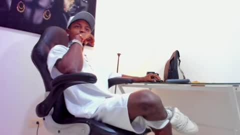 Thomas online show from February 2025 01:44:02 AM