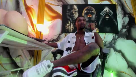 Thomas online show from October 2025 03:34:02 AM