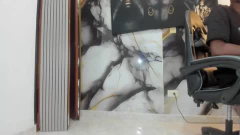 Thomas online show from November 2025 03:38:02 AM