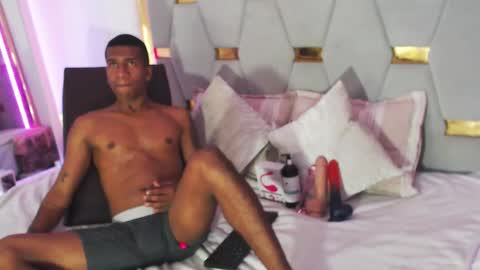 Thomas... online show from January 2025 09:43:02 PM