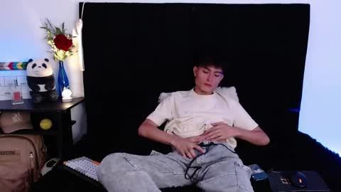 thomasbennett  online show from October 2025 12:18:01 AM