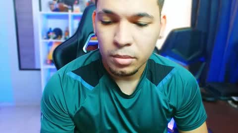 Snapshot of thomascollins__ chatting on October 2025 06:14:02 AM Thomas online show from October 2025 06:14:02 AM