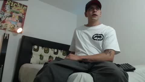 Snapshot of thomasjons chatting on May 2026 04:53:01 AM thomasjons online show from May 2026 04:53:01 AM