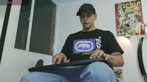 Snapshot of thomasjons chatting on June 2026 02:20:01 AM thomasjons online show from June 2026 02:20:01 AM