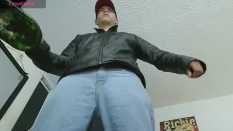 Snapshot of thomasjons chatting on June 2026 02:24:02 AM thomasjons online show from June 2026 02:24:02 AM