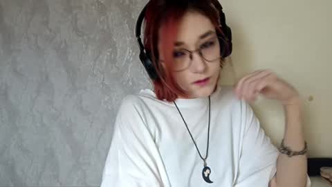 Snapshot of thomasvicknair chatting on November 2025 11:14:01 AM Lina online show from November 2025 11:14:01 AM