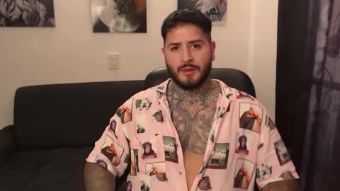 Snapshot of thommas_baker chatting on September 2025 07:14:01 PM Thomas online show from September 2025 07:14:01 PM