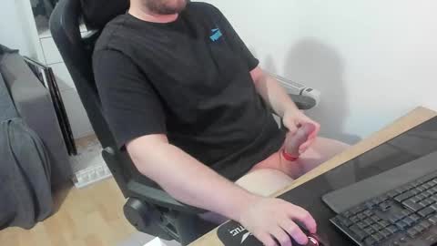 Snapshot of thommy2008 chatting on February 2026 12:57:02 PM thommy2008 online show from February 2026 12:57:02 PM