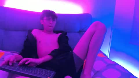 Snapshot of thommy_comp chatting on March 2025 09:16:01 AM thommy comp online show from March 2025 09:16:01 AM