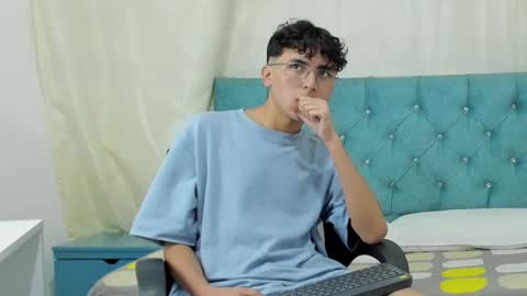 Snapshot of thommy_comp chatting on March 2025 07:57:01 AM thommy comp online show from March 2025 07:57:01 AM