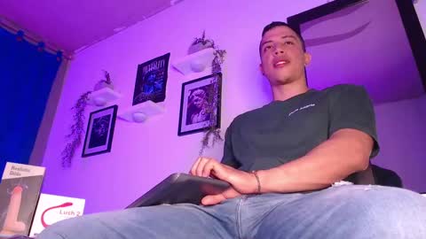 Snapshot of thomsevery_ chatting on January 2025 03:13:01 AM Thoms Every online show from January 2025 03:13:01 AM